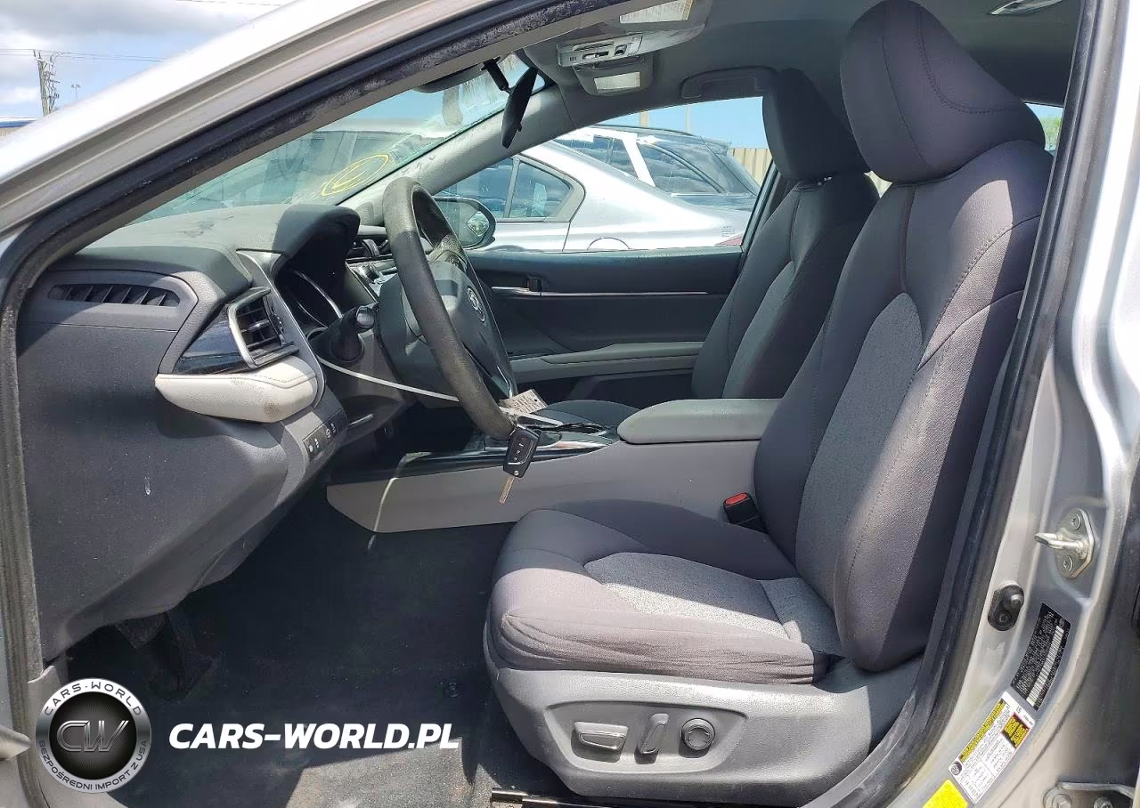 2020 Toyota Camry Le VIN:4T1C11AK4LU995620 - 7