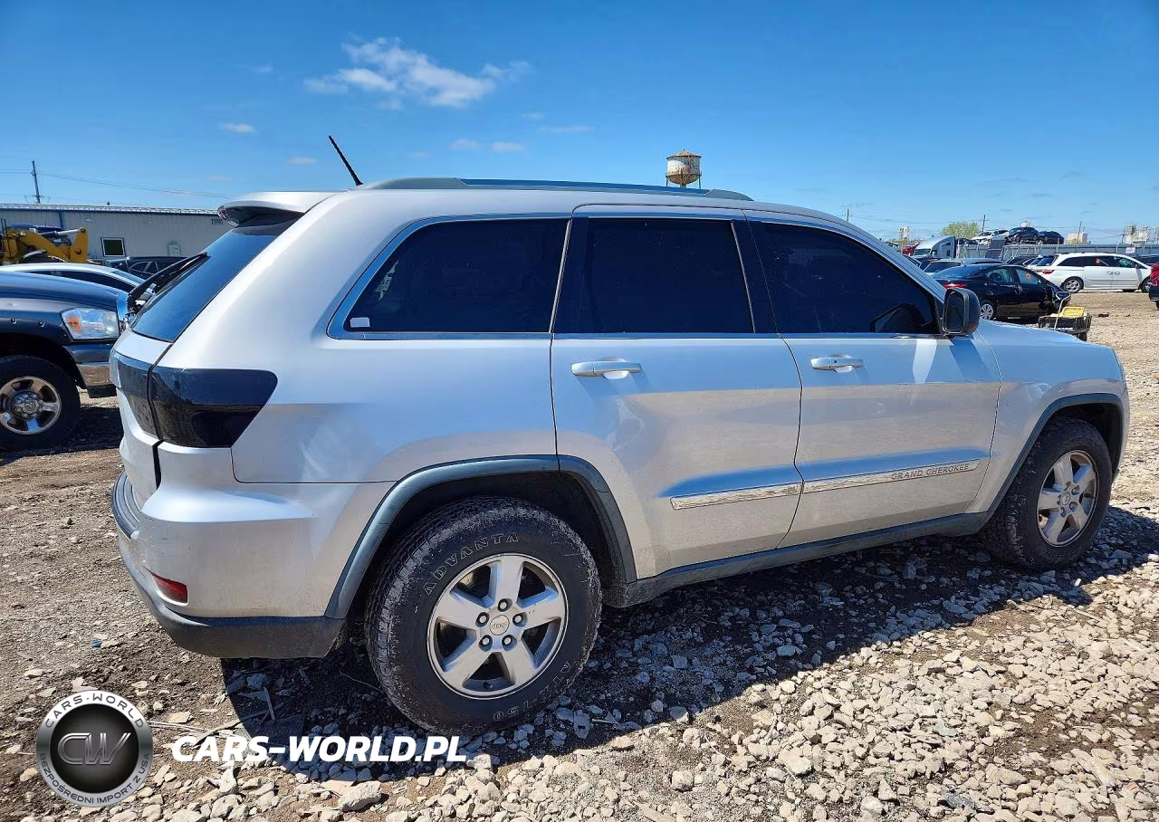 2011 Jeep Grand Cherokee Laredo VIN:1J4RS4GG0BC577988 - 3