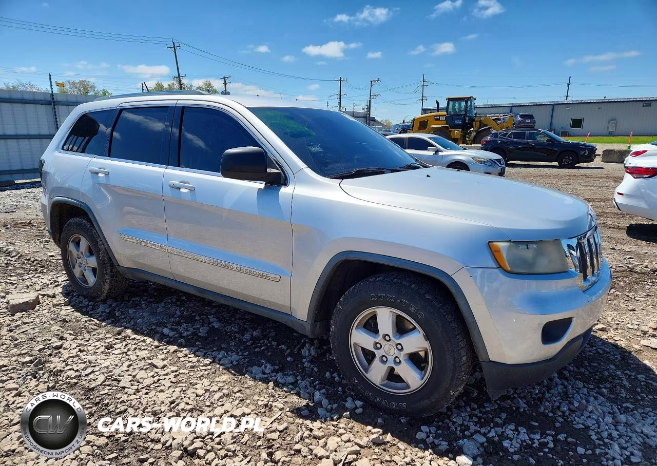 2011 Jeep Grand Cherokee Laredo VIN:1J4RS4GG0BC577988 - 4