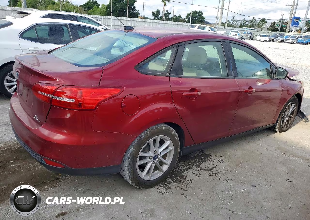 2016 Ford Focus Se VIN:1FADP3F20GL215402 - 3