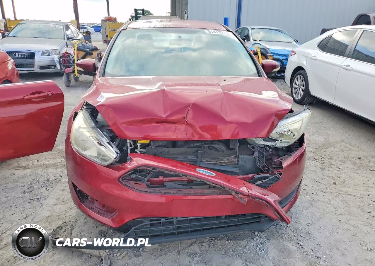 2016 Ford Focus Se VIN:1FADP3F20GL215402 - 5