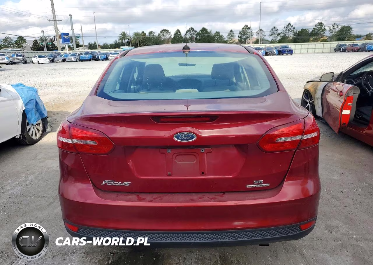 2016 Ford Focus Se VIN:1FADP3F20GL215402 - 6