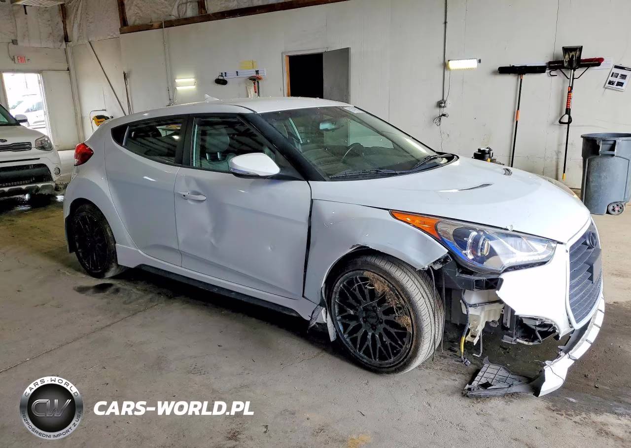 2015 Hyundai Veloster Turbo VIN:KMHTC6AE5FU222645 - 4