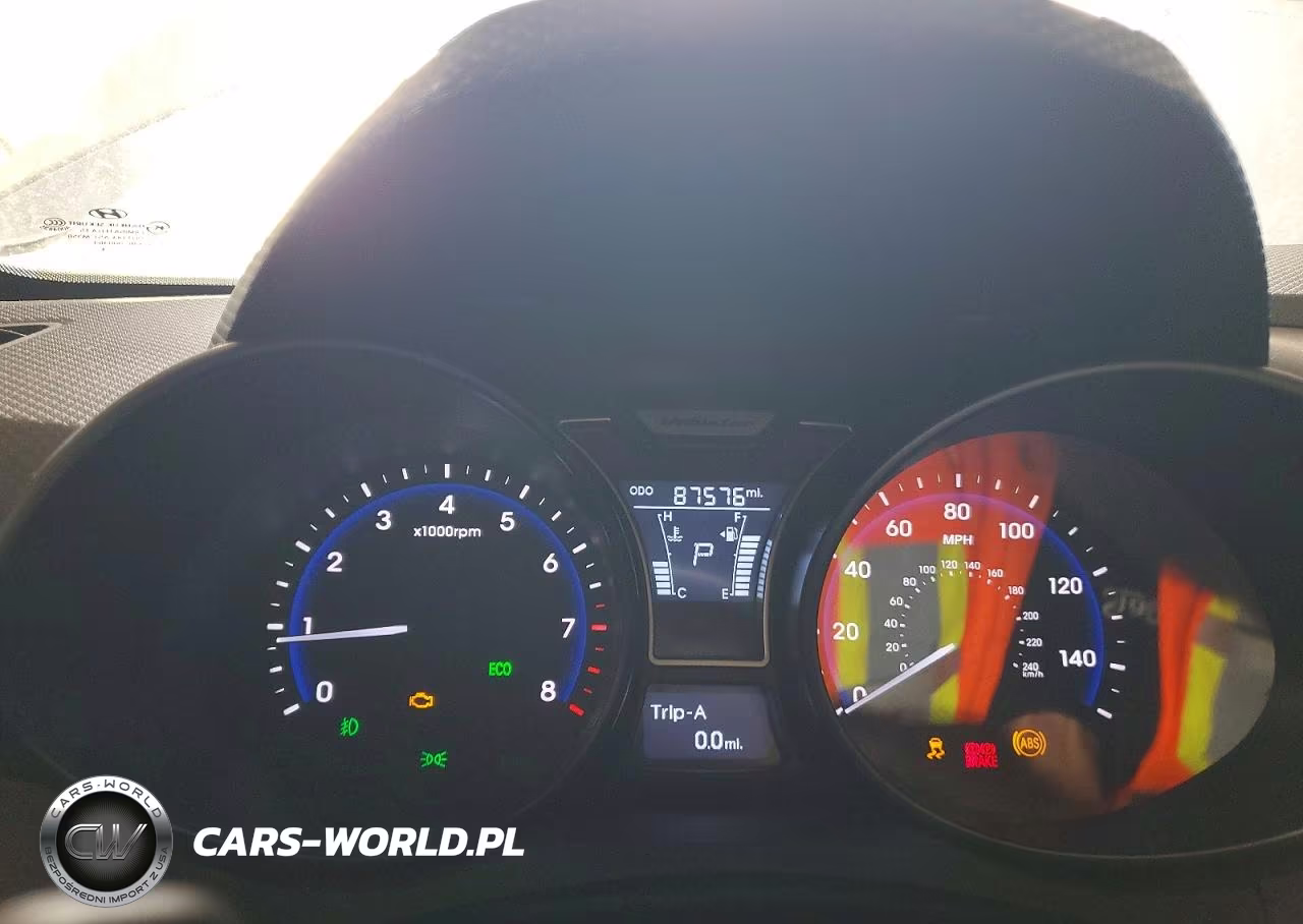 2015 Hyundai Veloster Turbo VIN:KMHTC6AE5FU222645 - 9