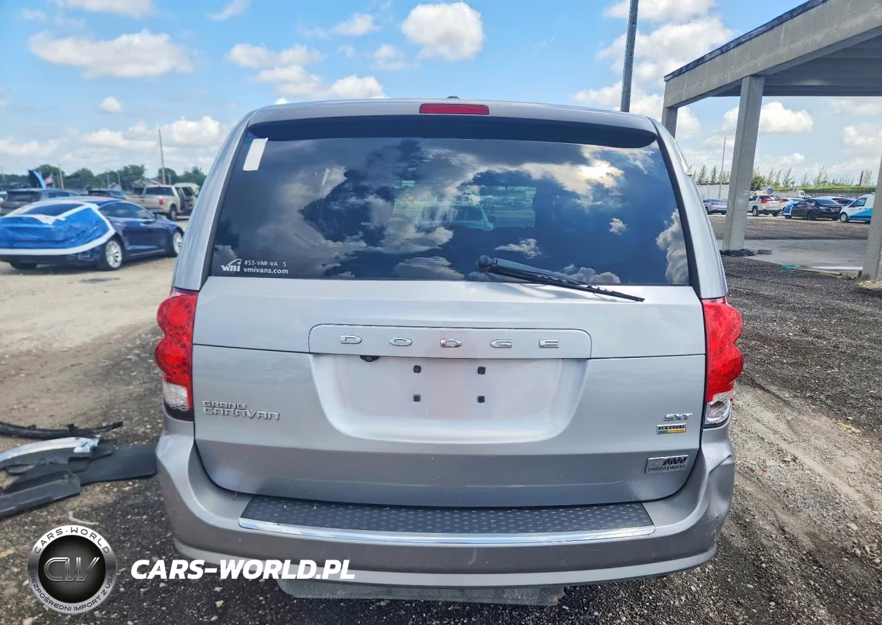2018 Dodge Grand Caravan Sxt VIN:2C4RDGCG2JR326824 - 6
