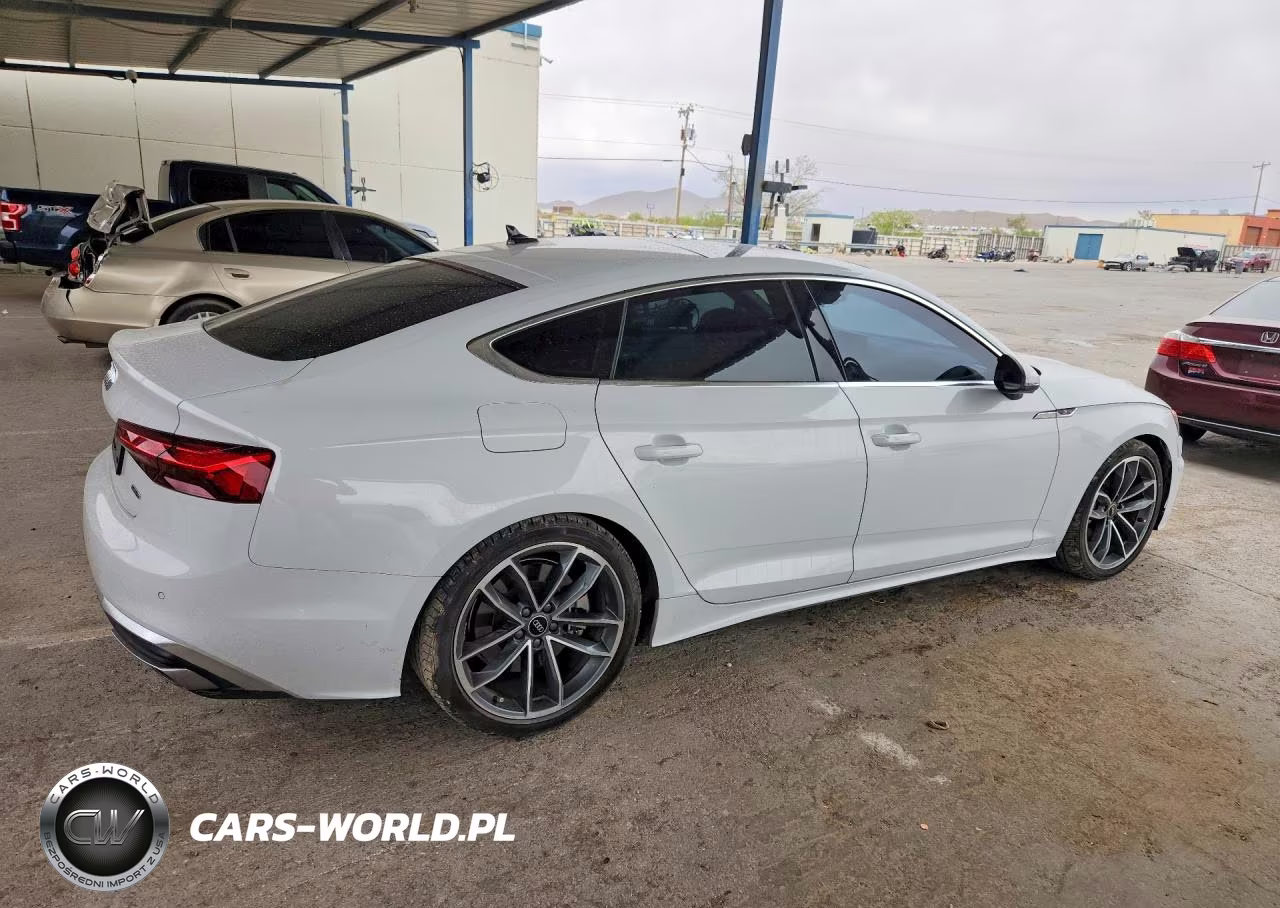 2024 Audi A5 Premium Plus 45 VIN:WAUFACF59RA117642 - 3