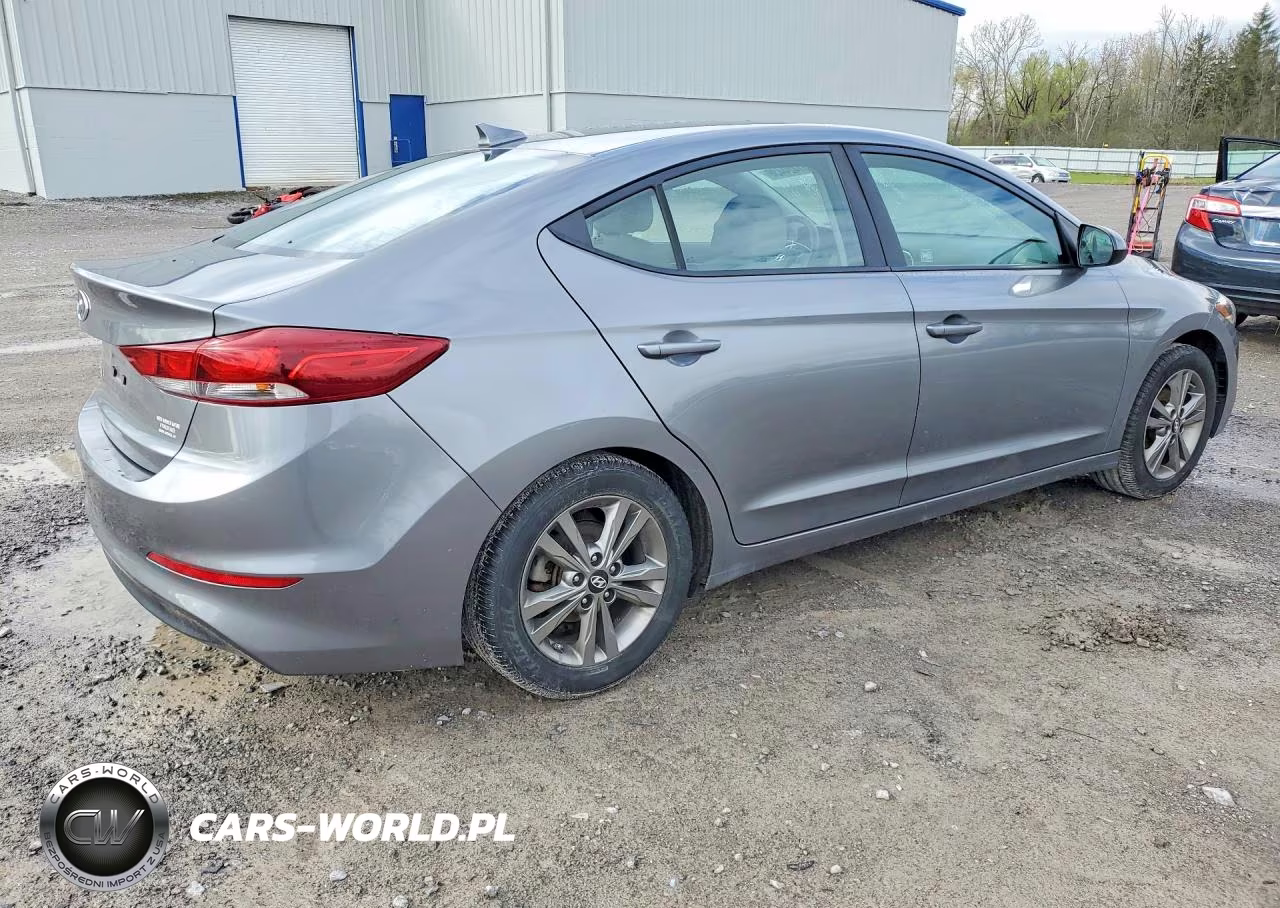 2018 Hyundai Elantra Sel VIN:5NPD84LF8JH320396 - 3
