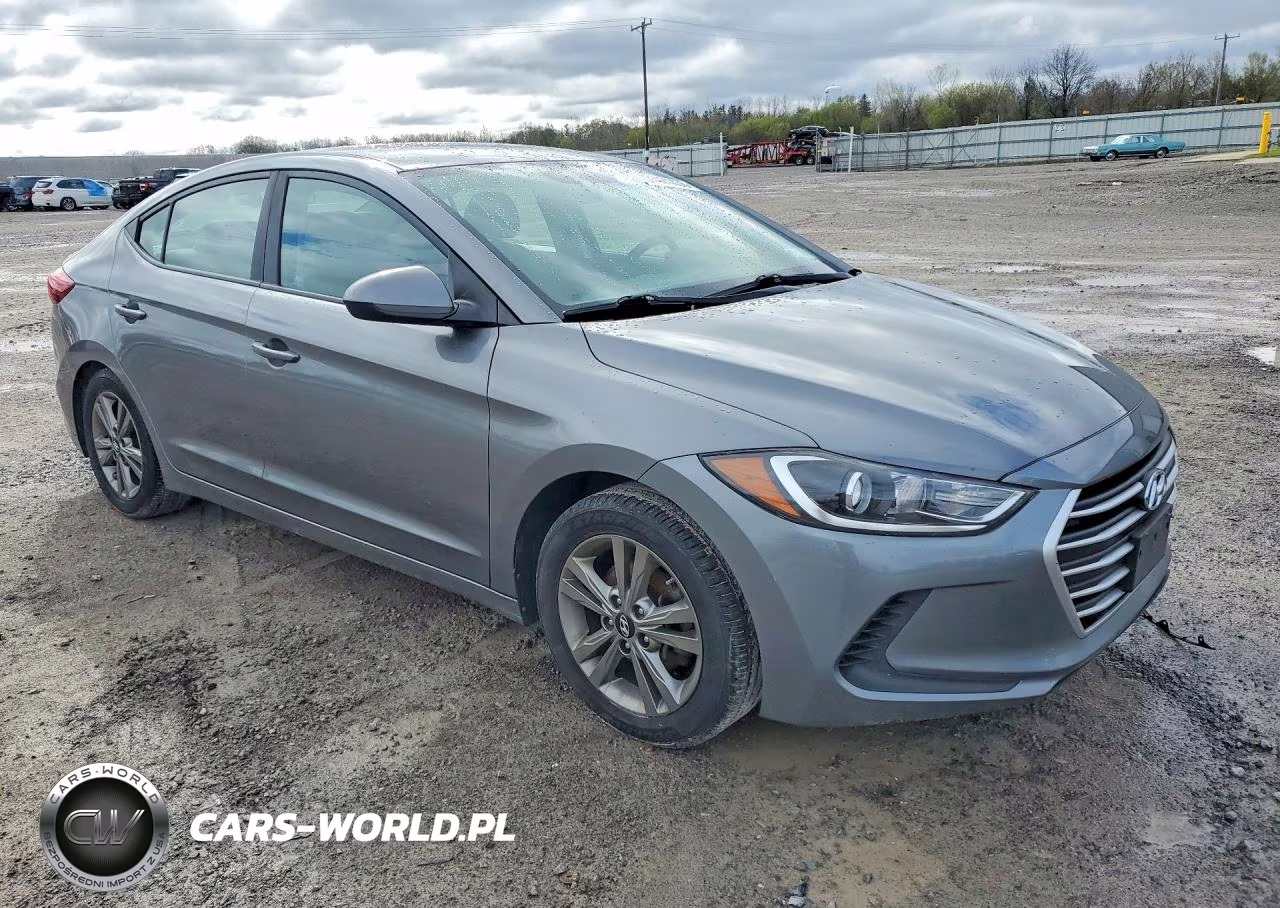 2018 Hyundai Elantra Sel VIN:5NPD84LF8JH320396 - 4