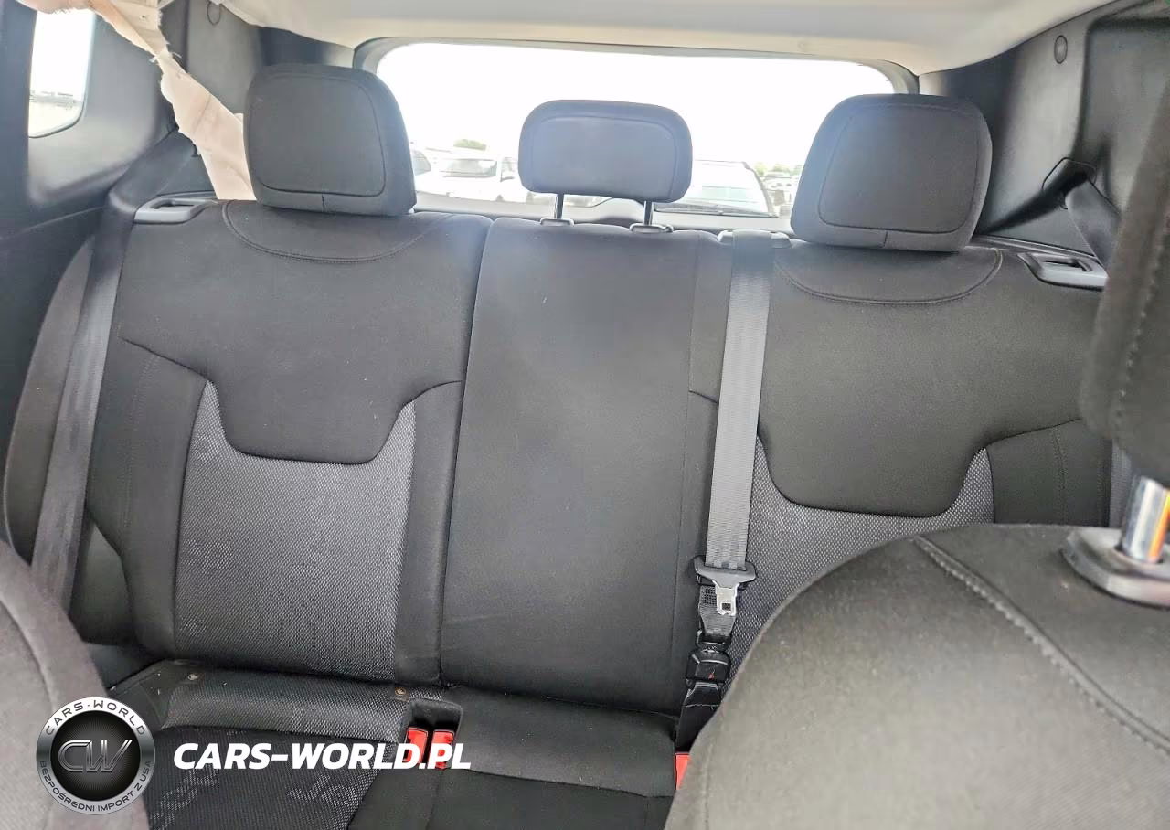 2015 Jeep Renegade Latitude VIN:ZACCJABT2FPC26082 - 10