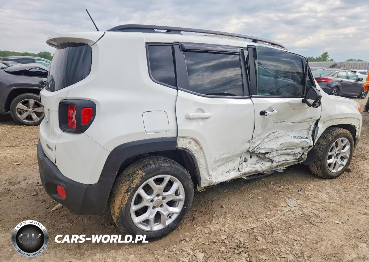 2015 Jeep Renegade Latitude VIN:ZACCJABT2FPC26082 - 3
