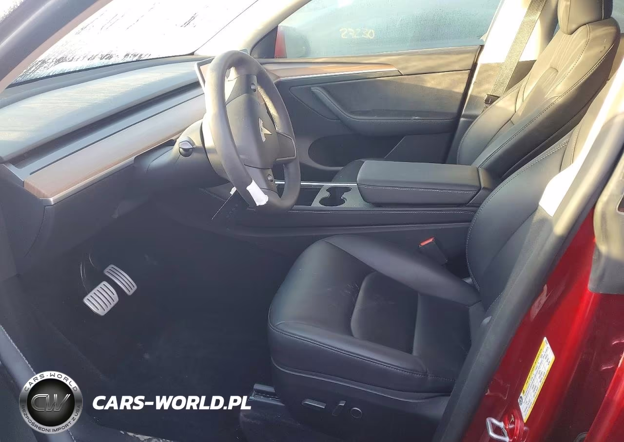 2024 Tesla Model Y VIN:7SAYGDEF5RF033449 - 7