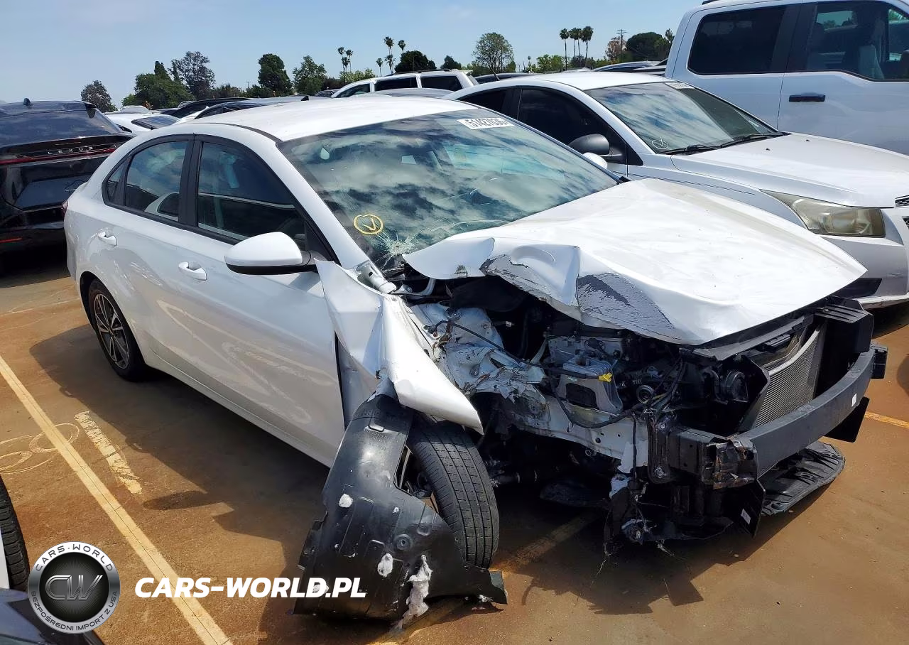 2023 Kia Forte Lxs VIN:3KPF24ADXPE682691 - 4