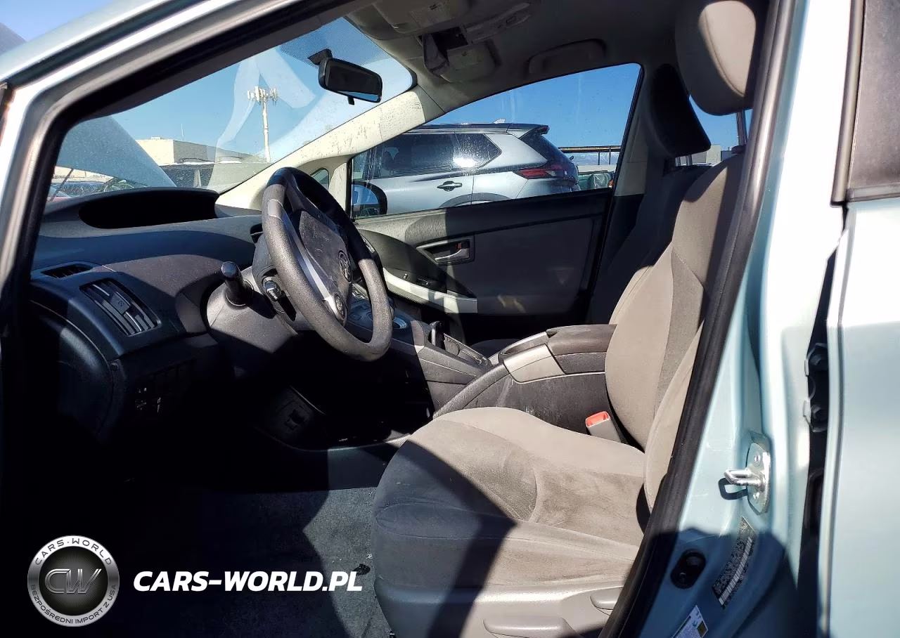 2013 Toyota Prius Two VIN:JTDKN3DU4D1637191 - 7
