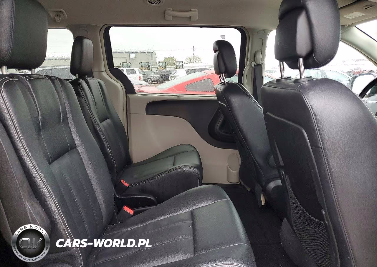 2016 Chrysler Town & Country Touring VIN:2C4RC1BG3GR247933 - 11
