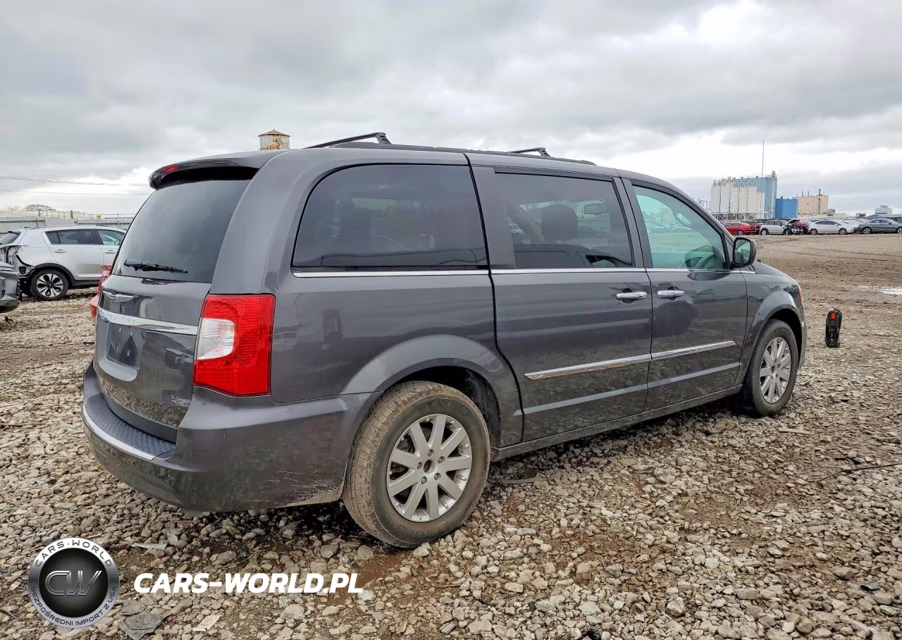 2016 Chrysler Town & Country Touring VIN:2C4RC1BG3GR247933 - 3