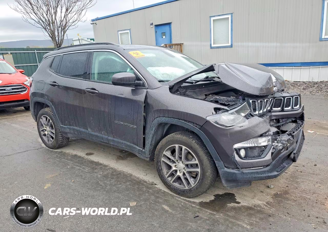 2018 Jeep Compass Latitude VIN:3C4NJDBB1JT200625 - 4