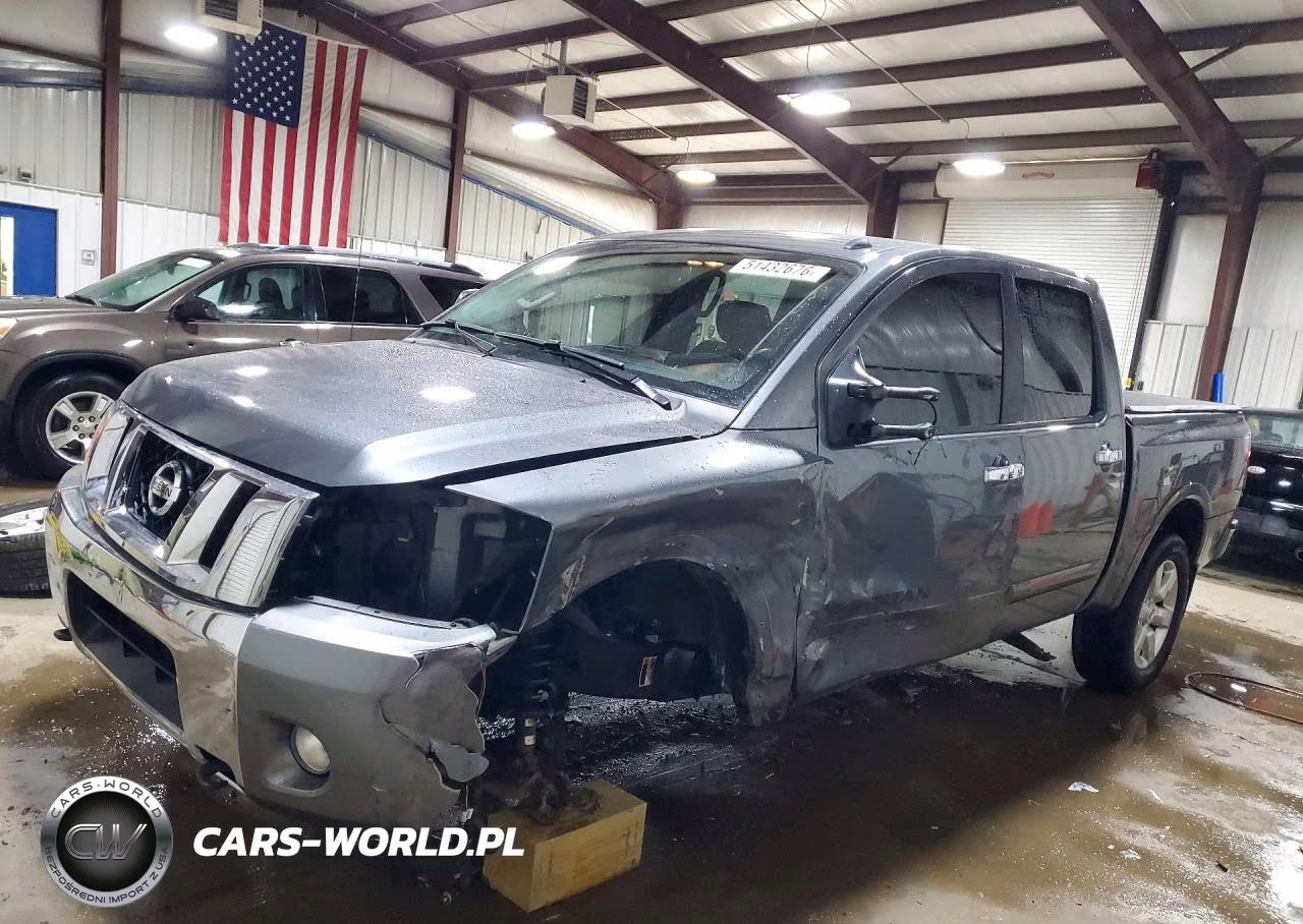 2013 Nissan Titan Sv