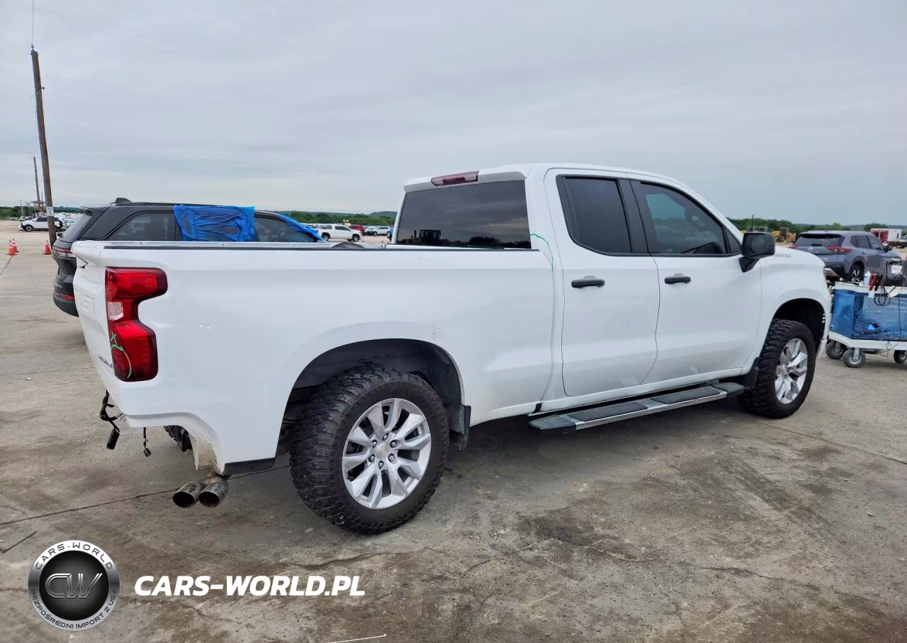 2022 Chevrolet Silverado C1500 Custom VIN:1GCRABEK6NZ640081 - 3