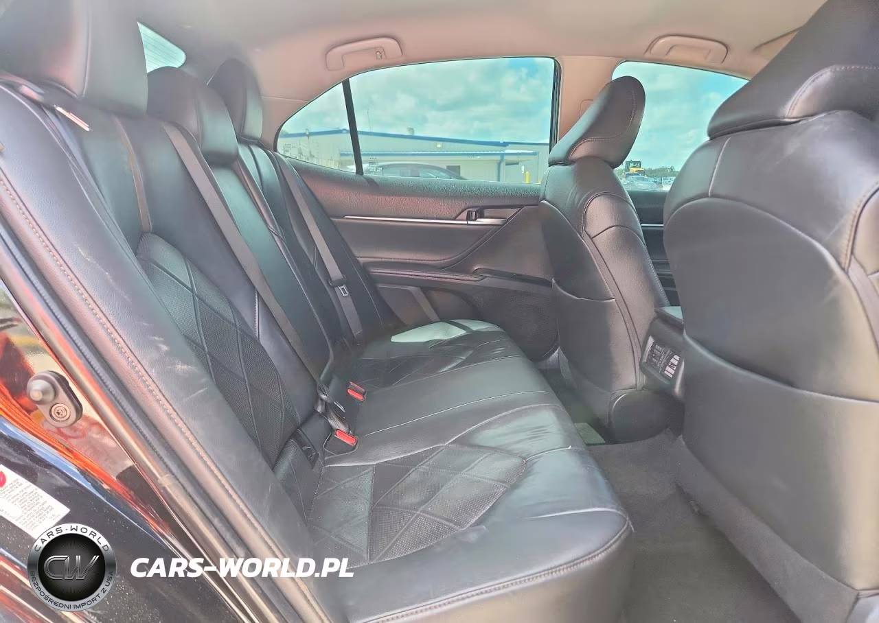 2018 Toyota Camry Xle VIN:4T1B11HKXJU111694 - 10