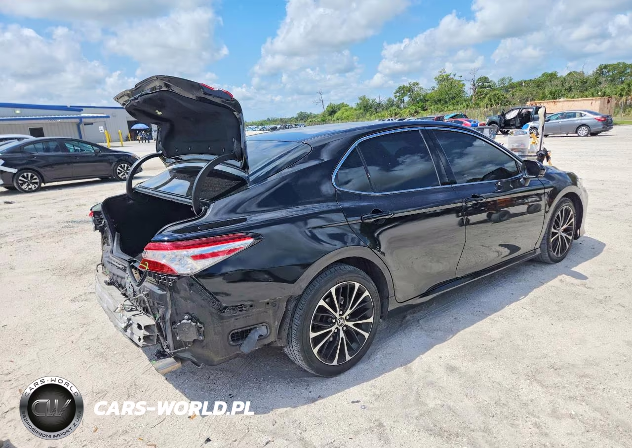 2018 Toyota Camry Xle VIN:4T1B11HKXJU111694 - 3