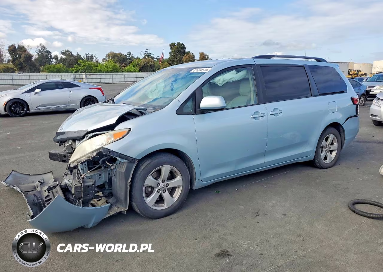 2016 Toyota Sienna Le