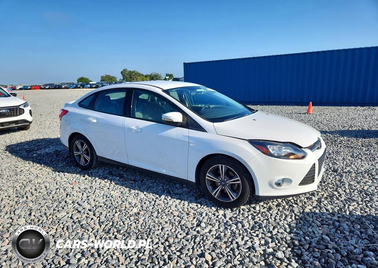 2014 Ford Focus Se VIN:1FADP3F29EL309663 - 4