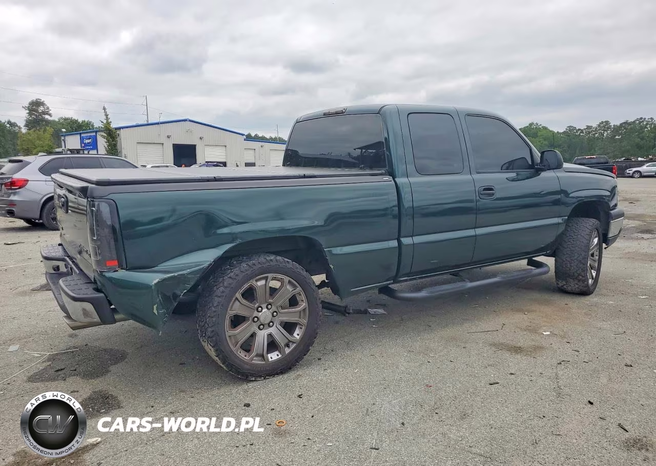 2005 Chevrolet Silverado C1500 VIN:2GCEC19V151168954 - 3
