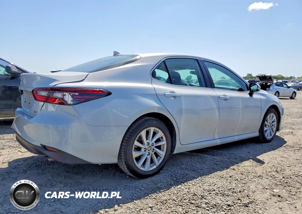 2024 Toyota Camry Le VIN:4T1C11AKXRU243767 - 3