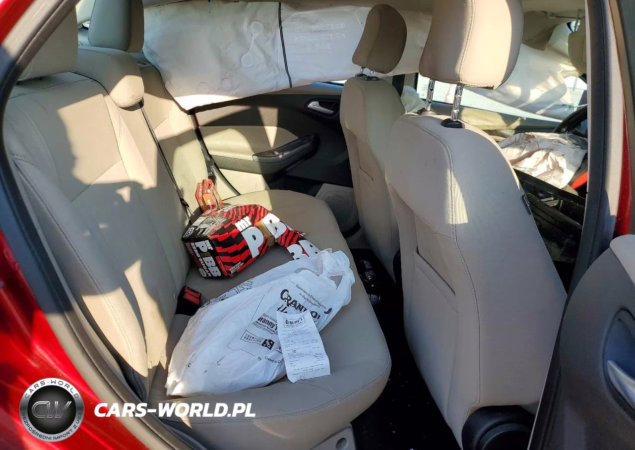 2016 Ford Focus Se VIN:1FADP3F2XGL287787 - 10