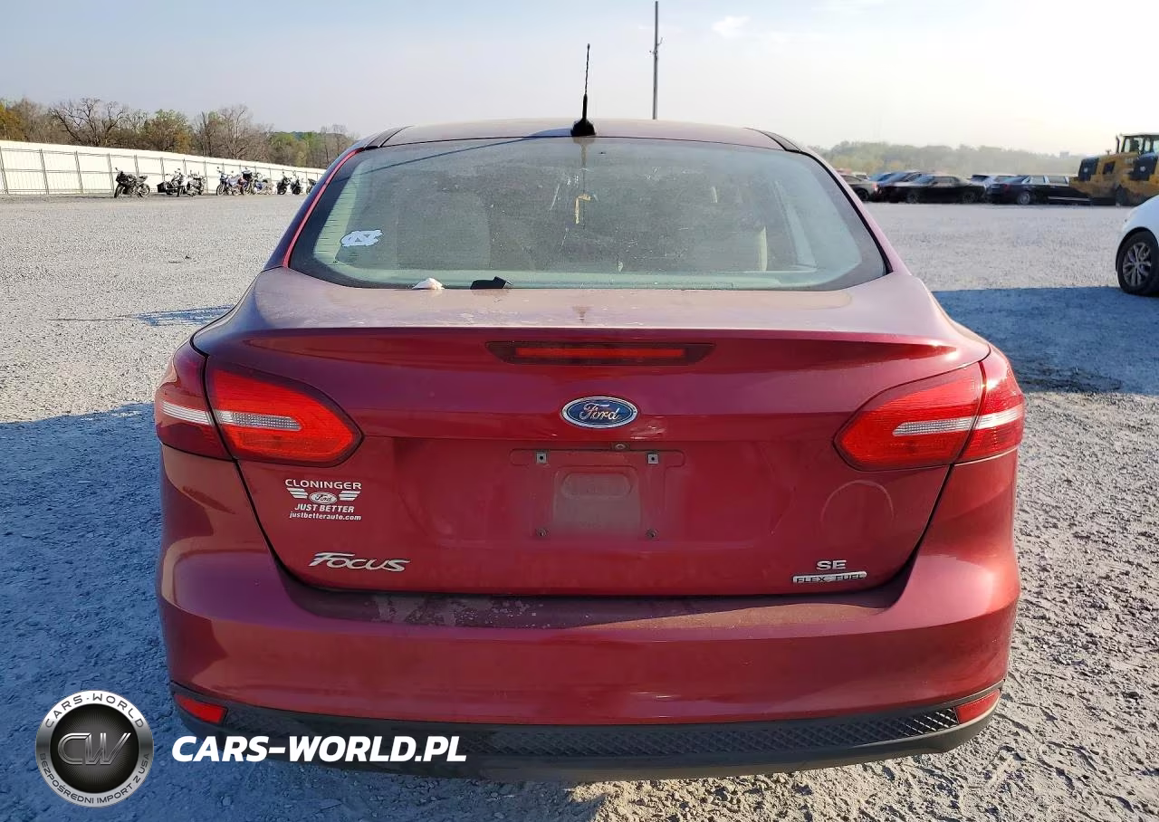 2016 Ford Focus Se VIN:1FADP3F2XGL287787 - 6