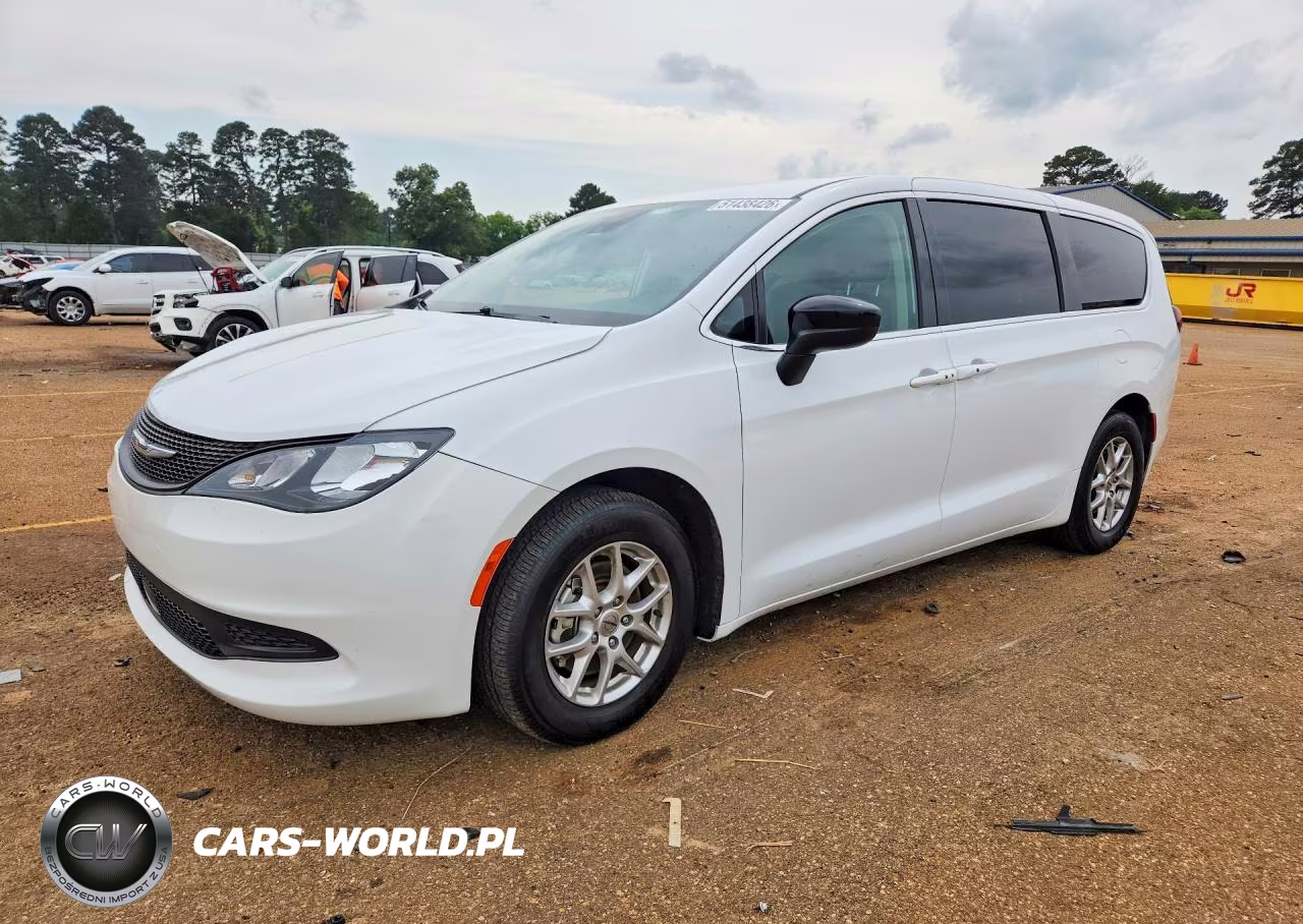 2024 Chrysler Voyager Lx