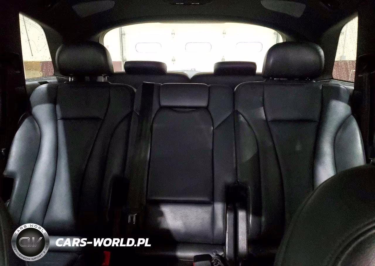 2018 Audi Q7 Premium Plus VIN:WA1LAAF74JD048190 - 10