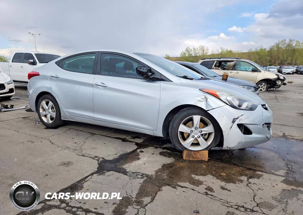 2013 Hyundai Elantra Gls VIN:5NPDH4AE6DH351113 - 4