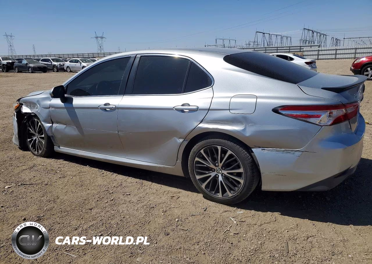 2018 Toyota Camry Le VIN:4T1B11HK1JU108828 - 2