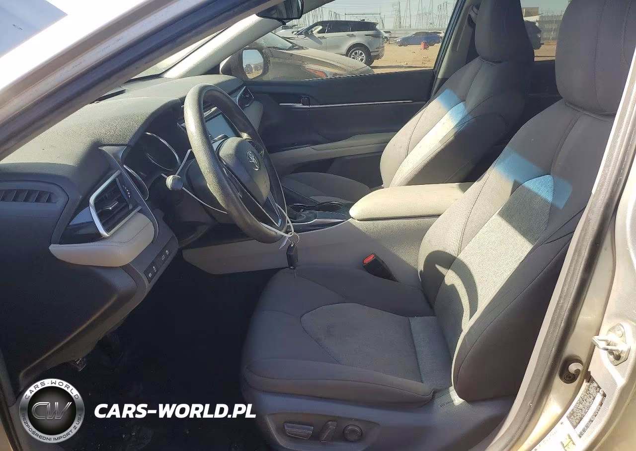 2018 Toyota Camry Le VIN:4T1B11HK1JU108828 - 7