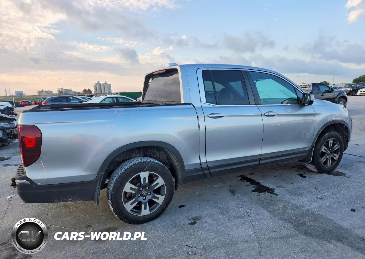 2017 Honda Ridgeline Rtl VIN:5FPYK3F50HB025955 - 3
