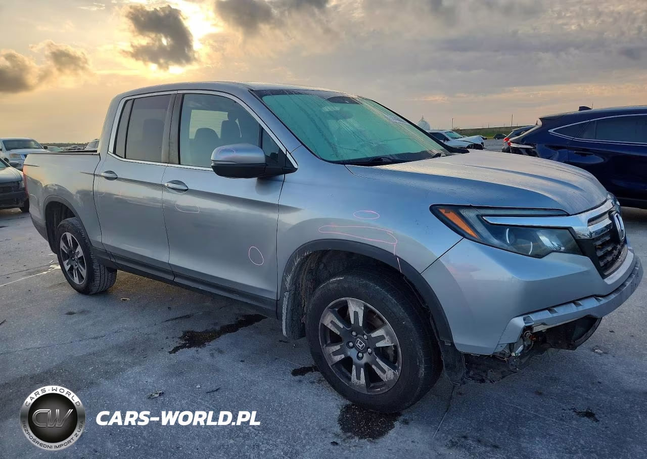 2017 Honda Ridgeline Rtl VIN:5FPYK3F50HB025955 - 4