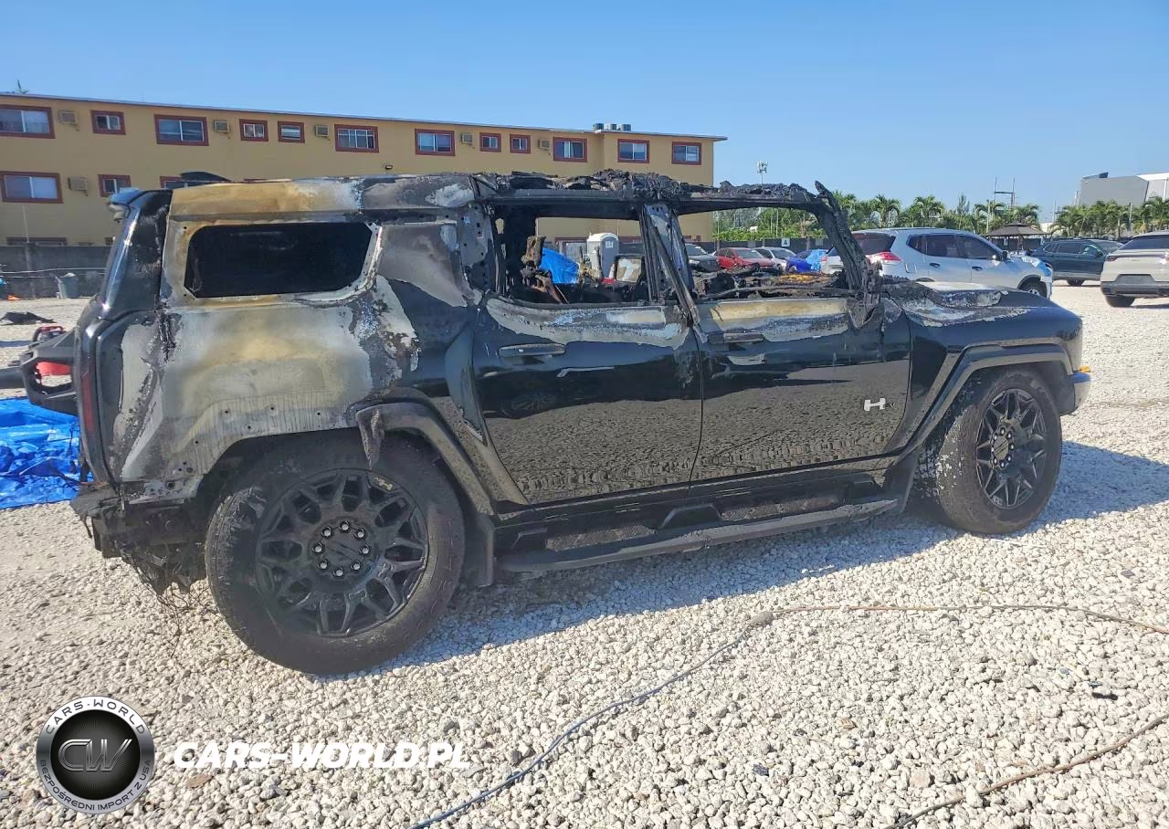2025 GMC Hummer Suv 2X VIN:1GKT0NDE9SU113803 - 3