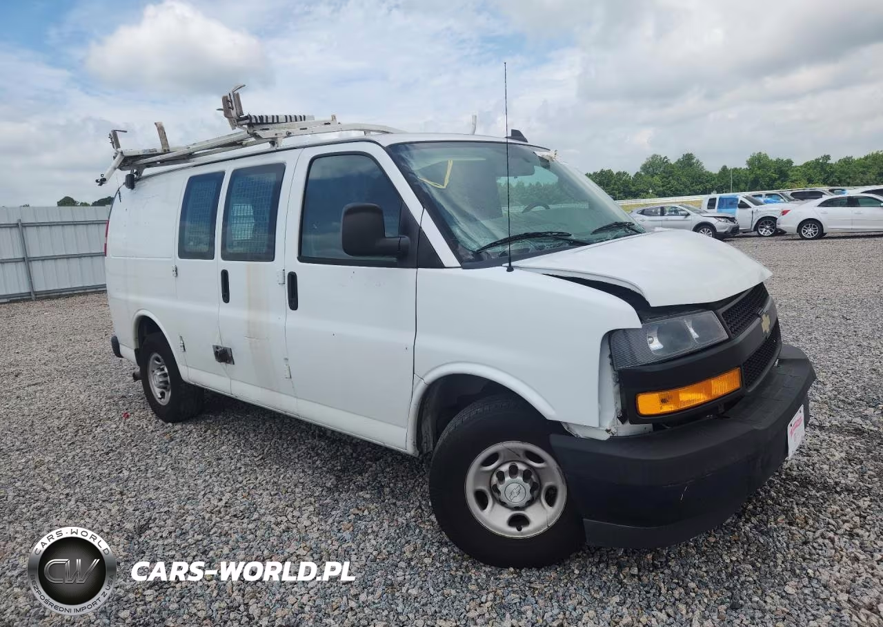 2018 Chevrolet Express G2500 VIN:1GCWGAFP1J1197823 - 4