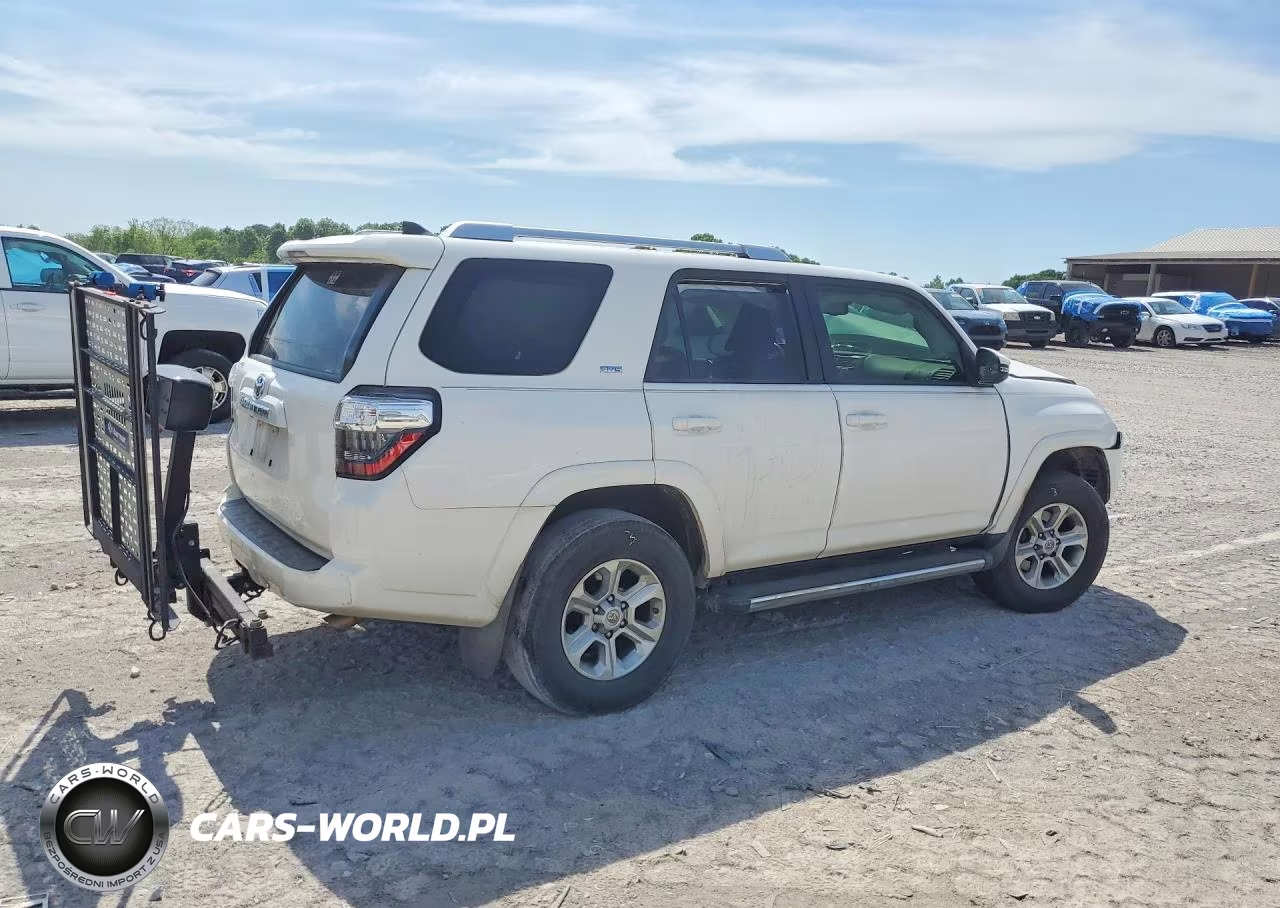 2018 Toyota 4Runner VIN:JTEBU5JR8J5527453 - 3