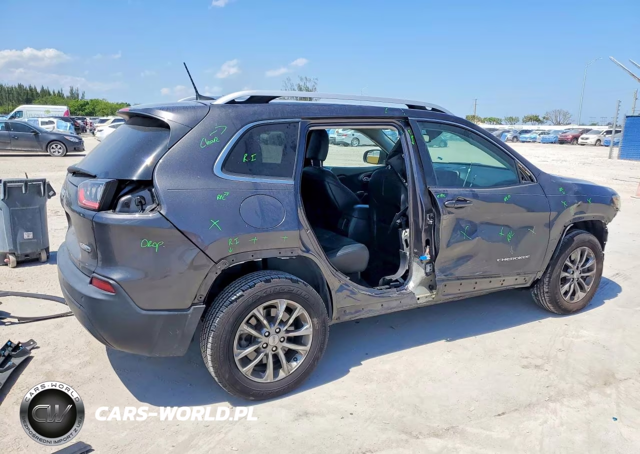 2019 Jeep Cherokee Latitude Plus VIN:1C4PJMLB0KD453014 - 3