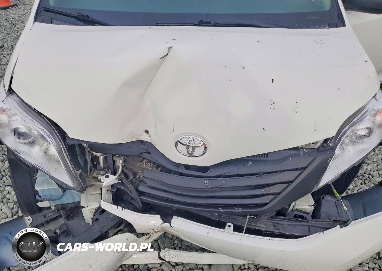 2017 Toyota Sienna L 7-Passenger VIN:5TDZZ3DC9HS785677 - 12