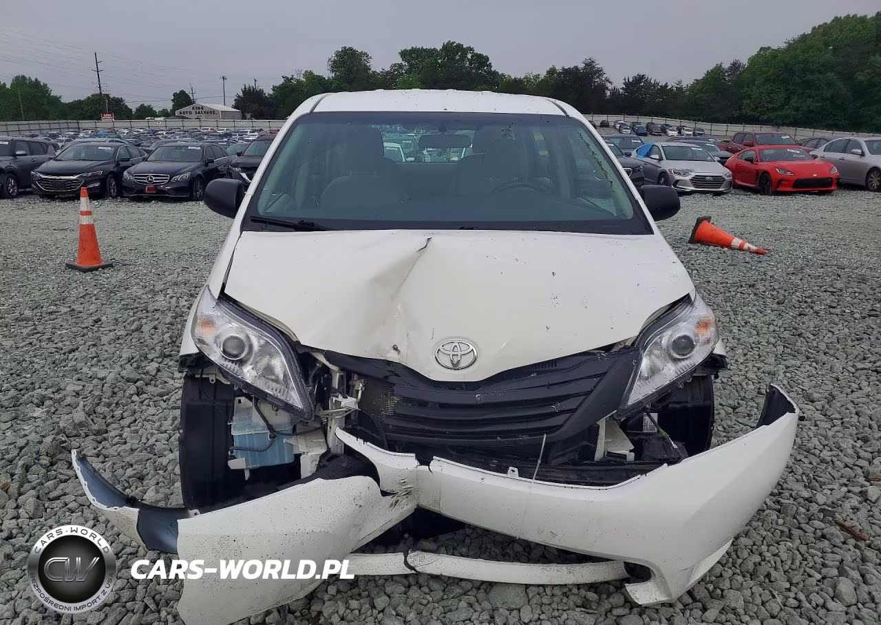 2017 Toyota Sienna L 7-Passenger VIN:5TDZZ3DC9HS785677 - 5