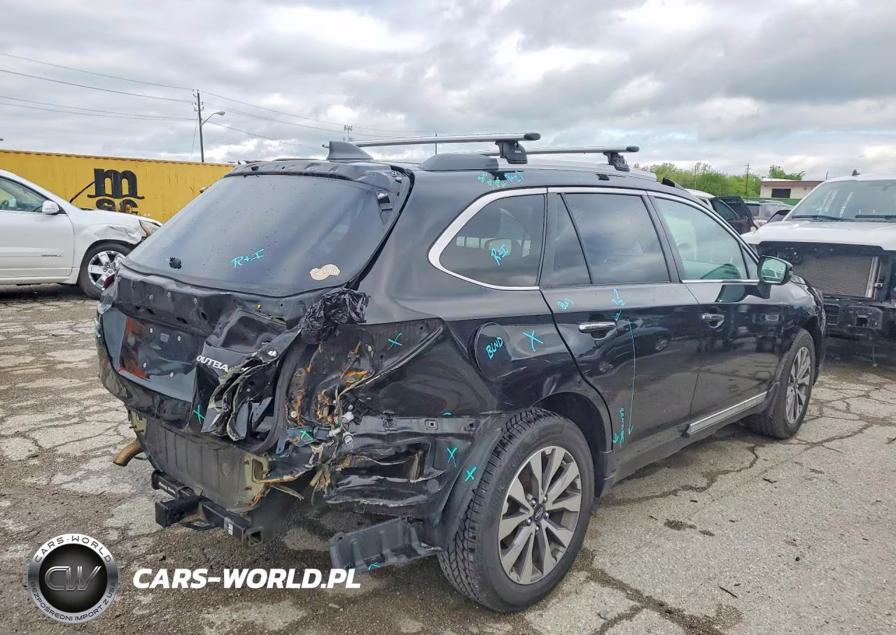 2018 Subaru Outback Touring VIN:4S4BSATC2J3357383 - 3