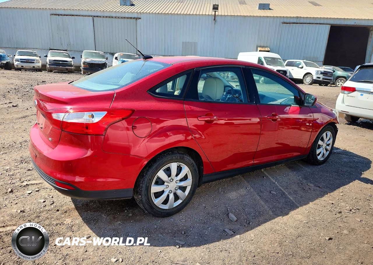 2012 Ford Focus Se VIN:1FAHP3F28CL260020 - 3
