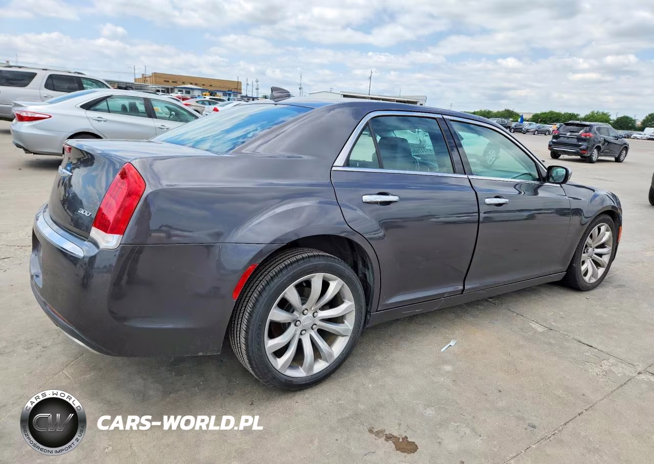 2018 Chrysler 300 Limited VIN:2C3CCAEG4JH123284 - 3