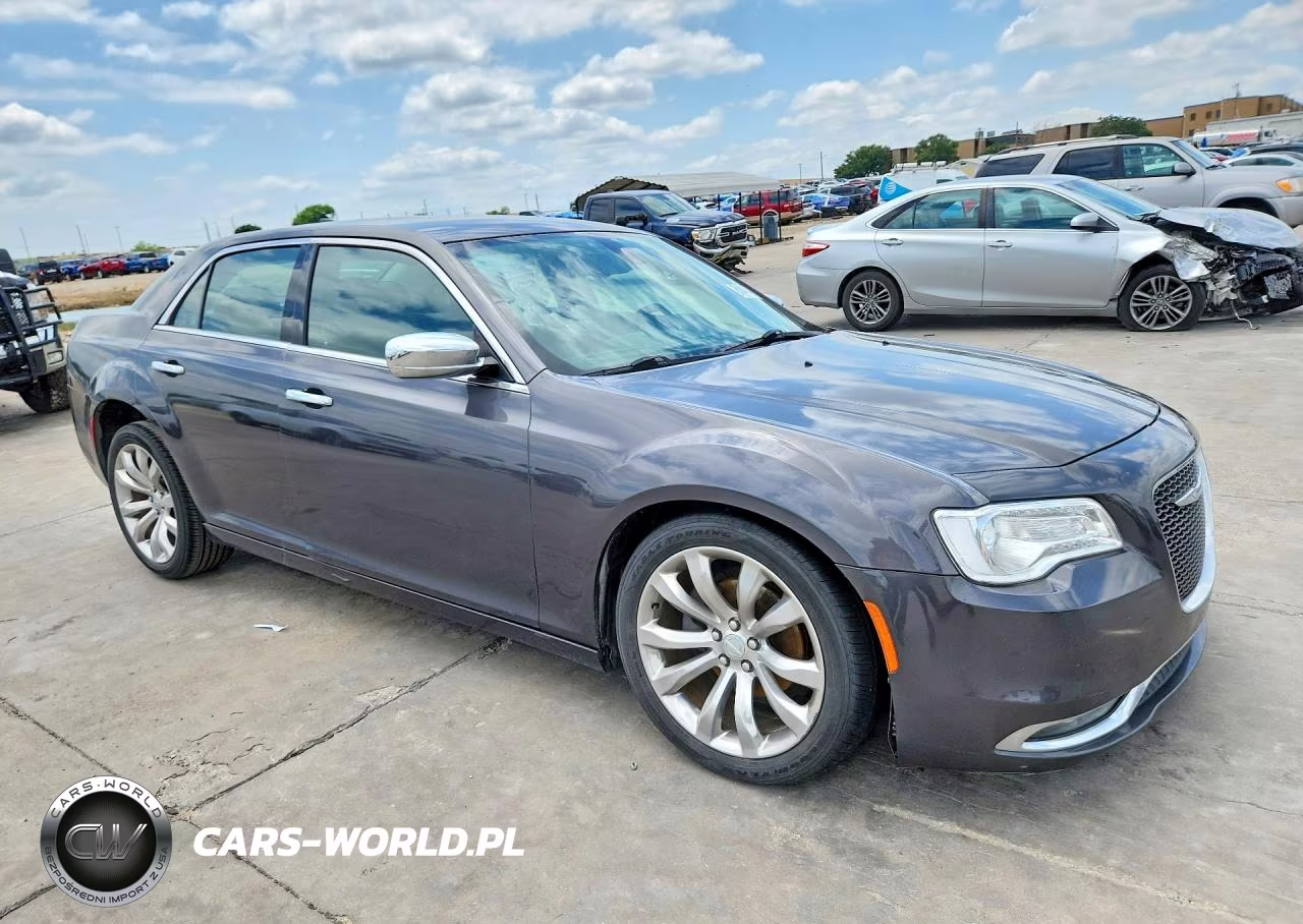 2018 Chrysler 300 Limited VIN:2C3CCAEG4JH123284 - 4