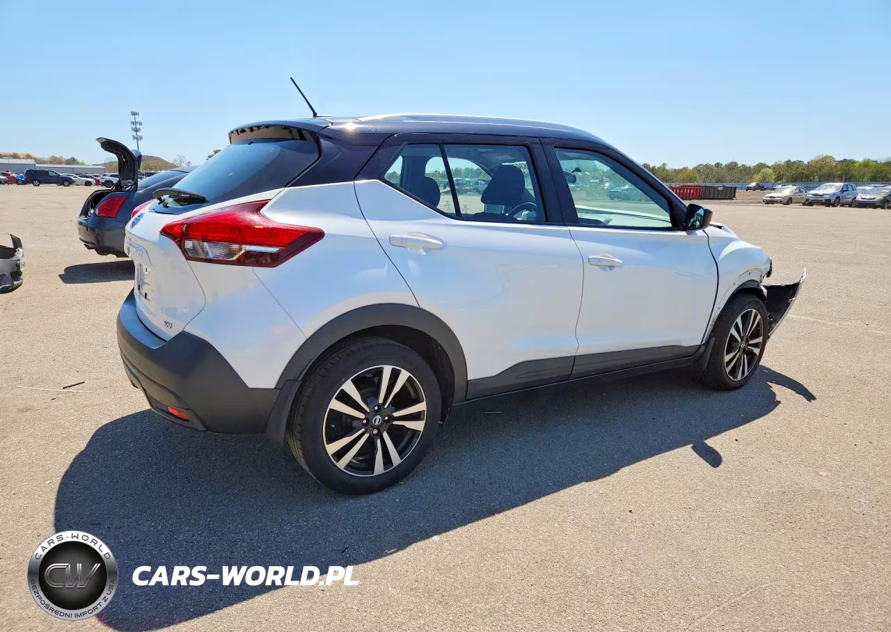 2018 Nissan Kicks Sv VIN:3N1CP5CU3JL518714 - 3