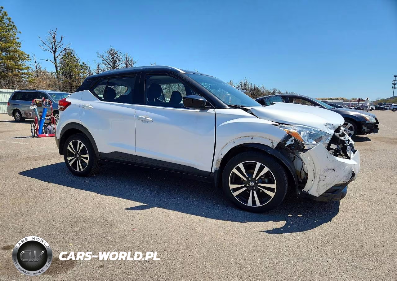 2018 Nissan Kicks Sv VIN:3N1CP5CU3JL518714 - 4