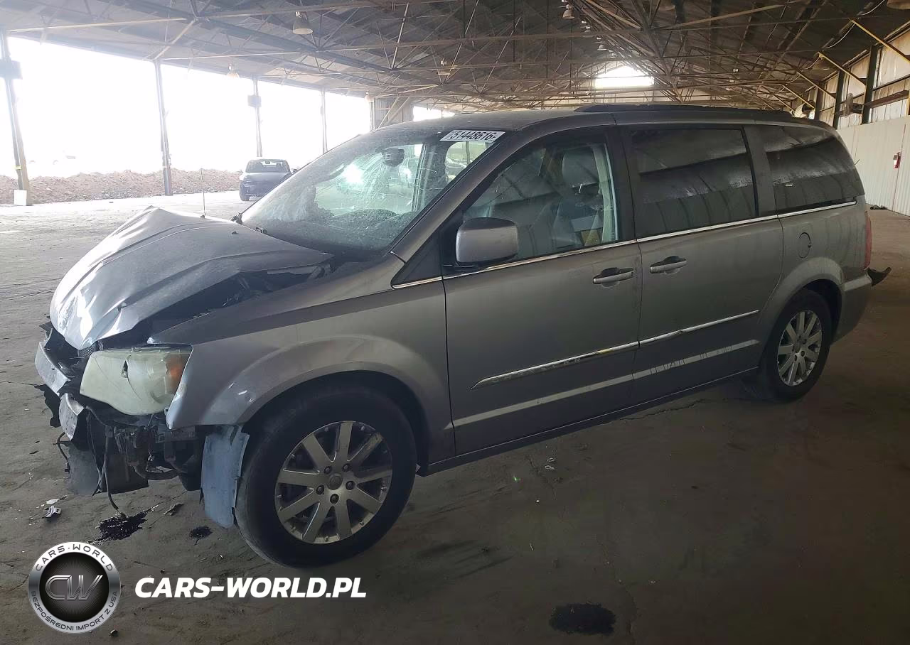 2014 Chrysler Town & Country Touring – zdjęcie 1 z 13